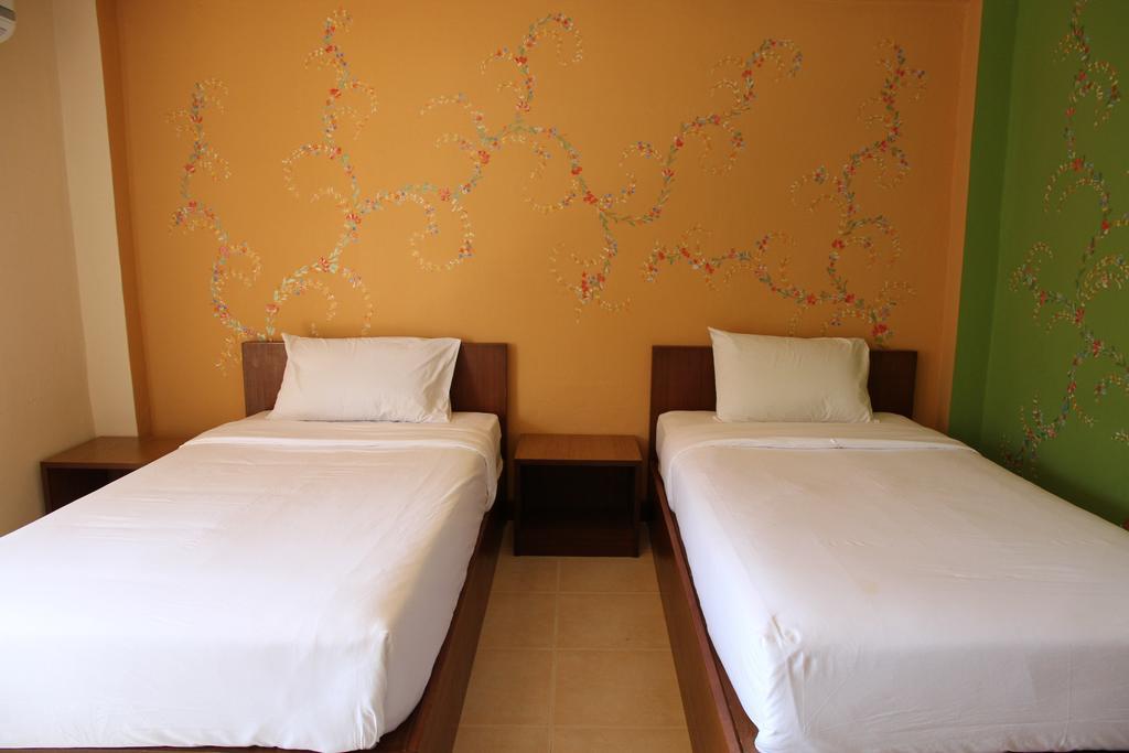 โอปอล์ เฮาส์ โฮเต็ล แอนด์ เรสเทอรองต์ Hotel Ban Nong Tabaek ภายนอก รูปภาพ