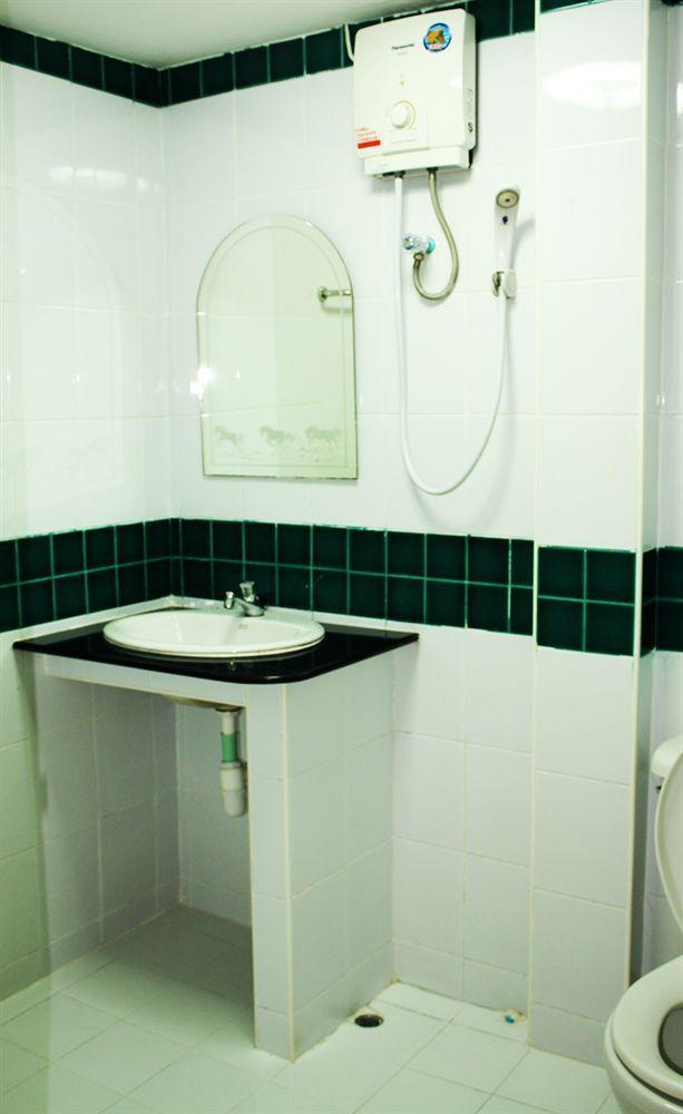 โอปอล์ เฮาส์ โฮเต็ล แอนด์ เรสเทอรองต์ Hotel Ban Nong Tabaek ภายนอก รูปภาพ