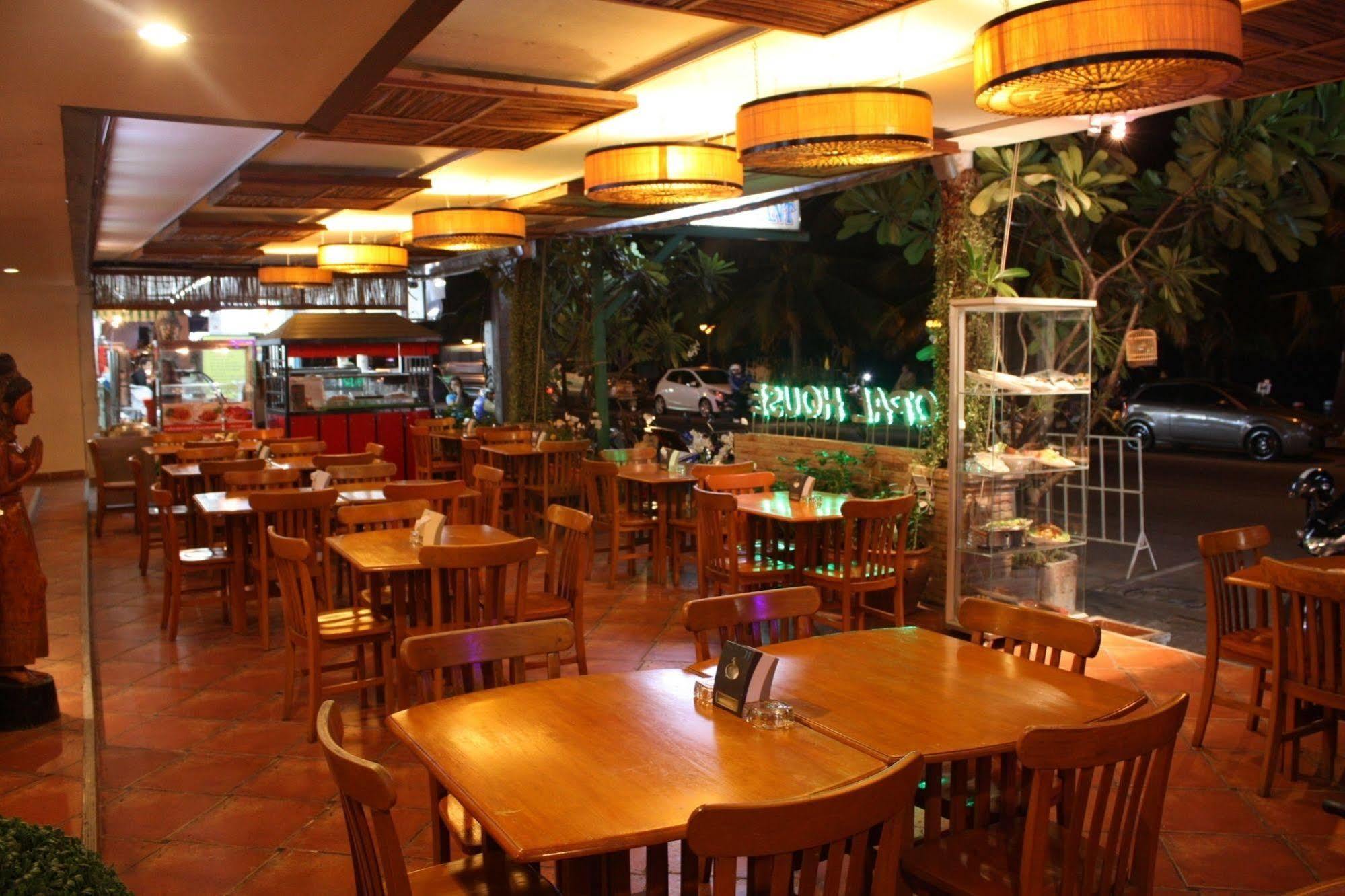 โอปอล์ เฮาส์ โฮเต็ล แอนด์ เรสเทอรองต์ Hotel Ban Nong Tabaek ภายนอก รูปภาพ