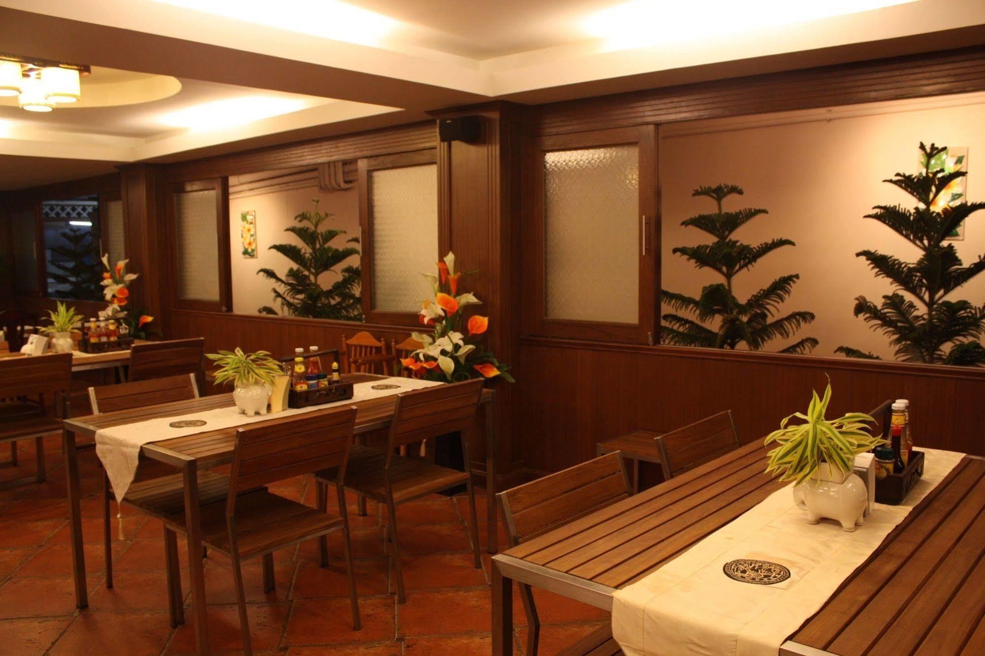 โอปอล์ เฮาส์ โฮเต็ล แอนด์ เรสเทอรองต์ Hotel Ban Nong Tabaek ภายนอก รูปภาพ